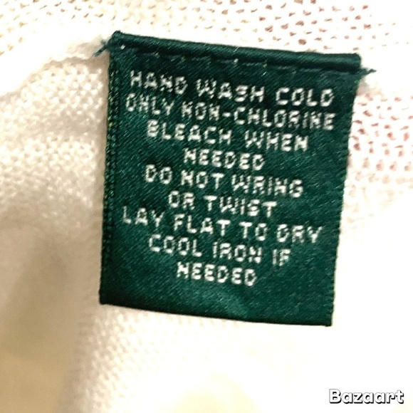 Elegant White V-Neck Sweater - Picture 6 of 6